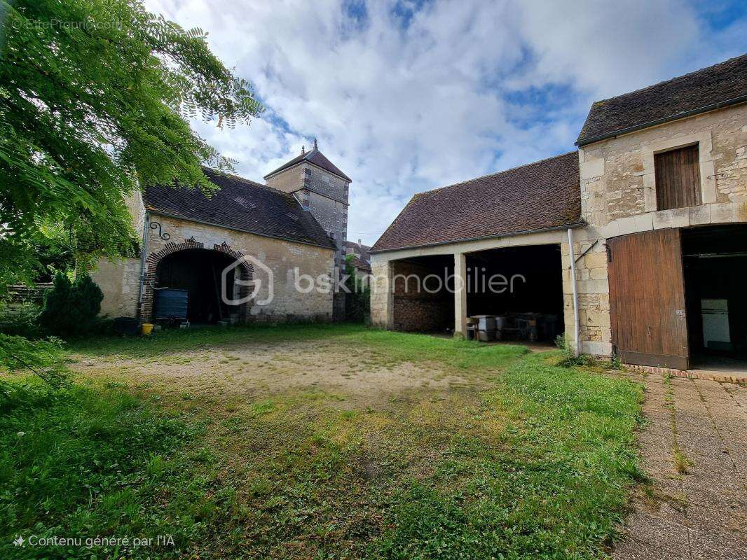 Maison à GUERCHY