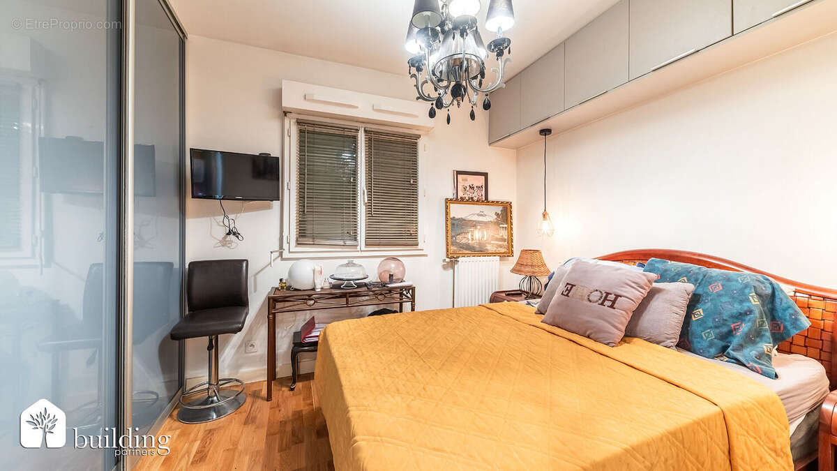 Appartement à LA GARENNE-COLOMBES