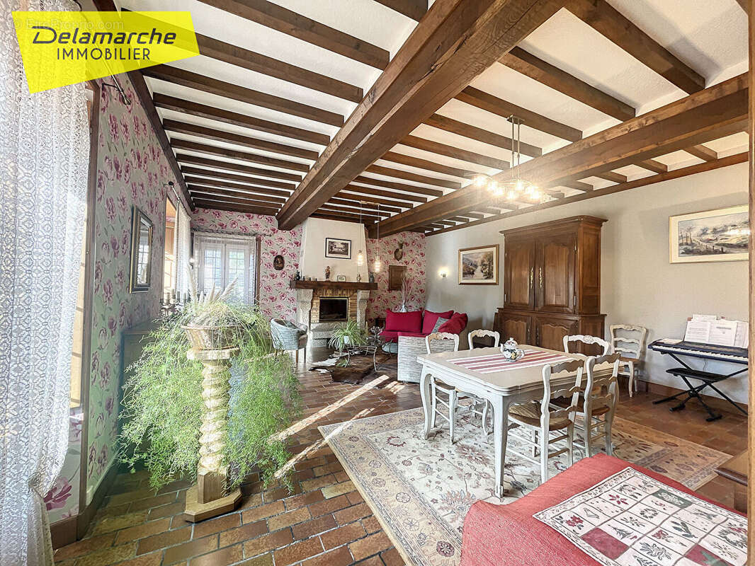 Maison à CERENCES