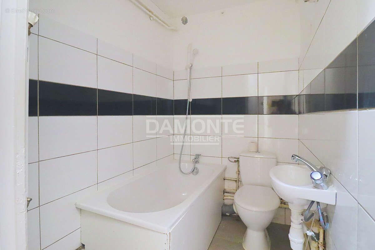 Immeuble idéalement situé dans un secteur attractif - photo 17