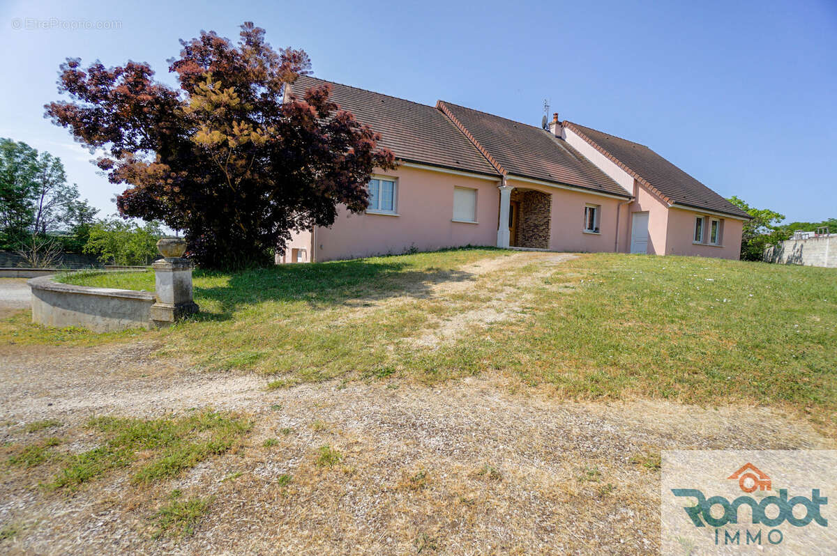 Maison 7 pieces / 3 chambres / environ 189 m2 / parcelle 3375 m2 - photo 13