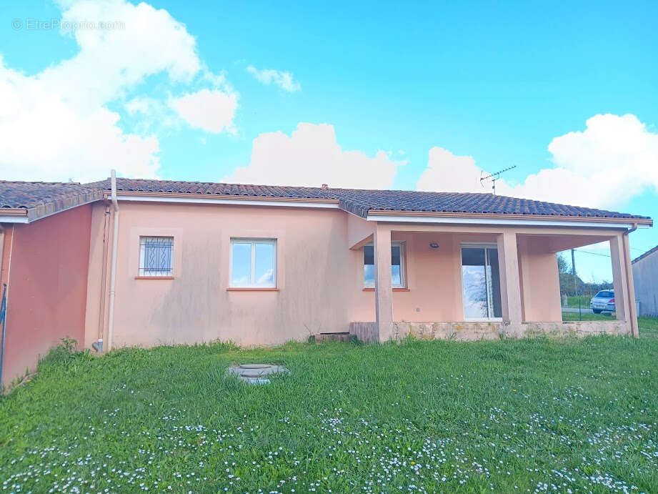 Maison à LA SALVETAT-BELMONTET