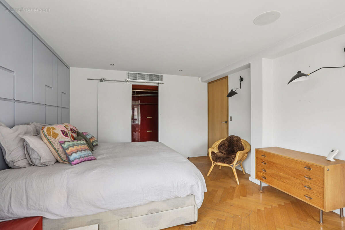 Appartement à PARIS-14E