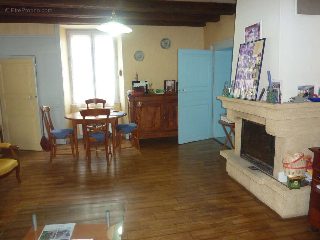 Maison à BUSSIERE-POITEVINE