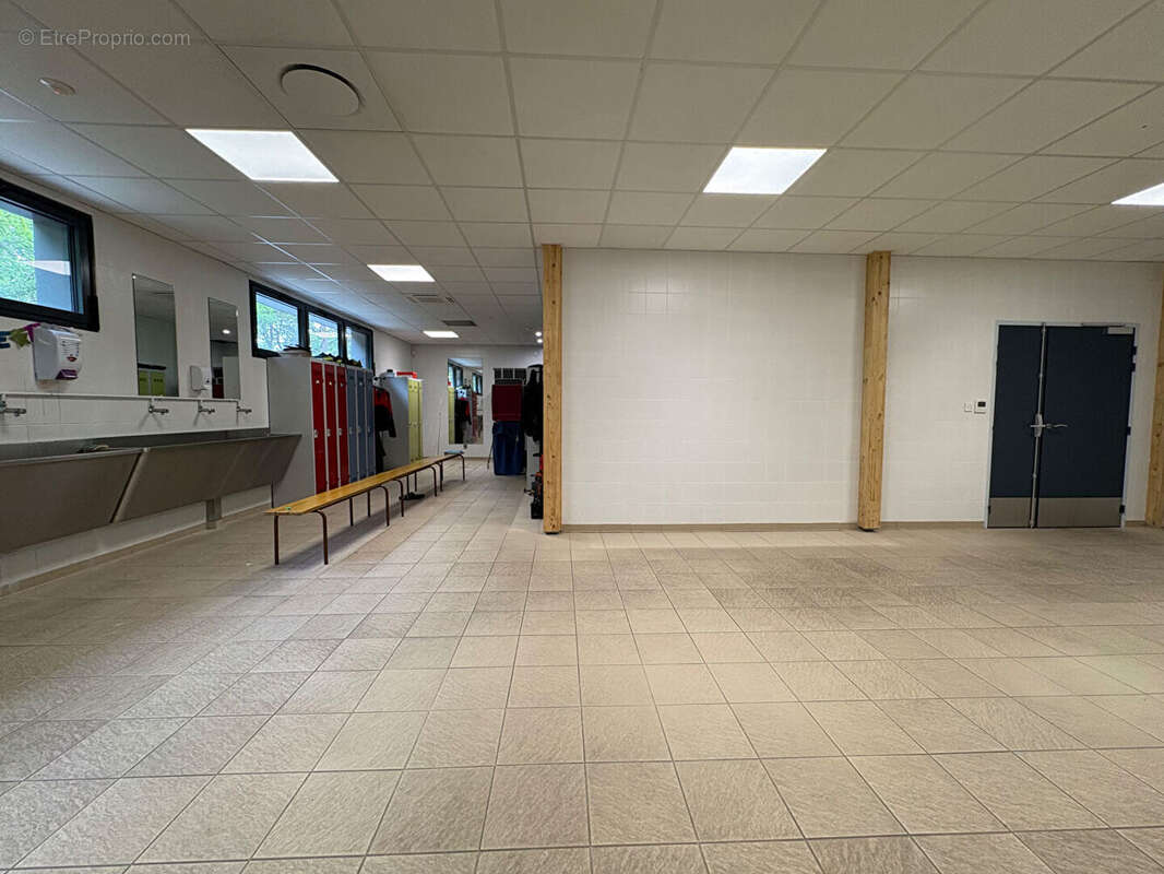 Commerce à SAINT-ETIENNE-DU-ROUVRAY