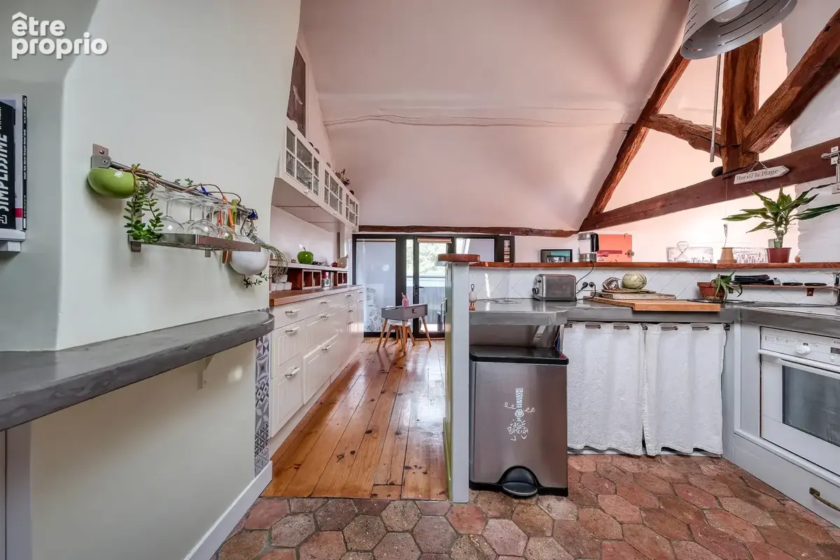 Tres bel appartement atypique - 70.15m2 / 100m2 au sol - jardin de 250m2 - le charme de l’ancien. - photo 9