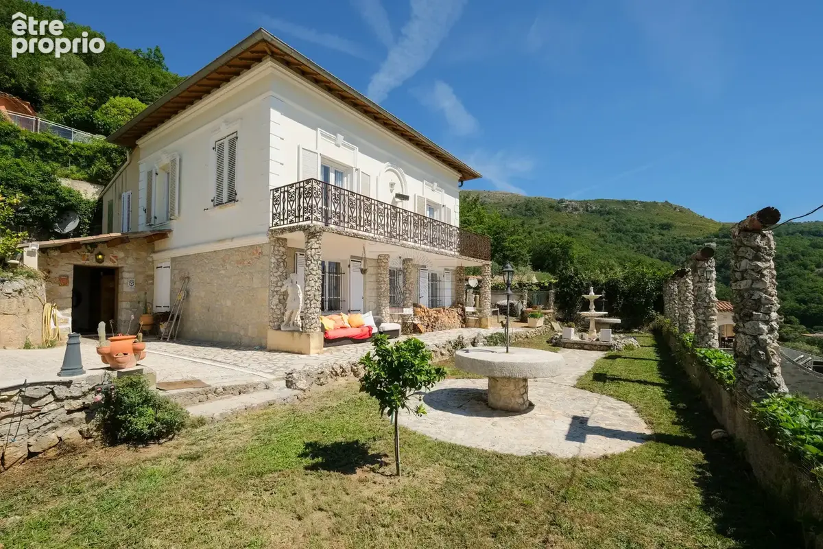 Maison à TOURRETTES-SUR-LOUP