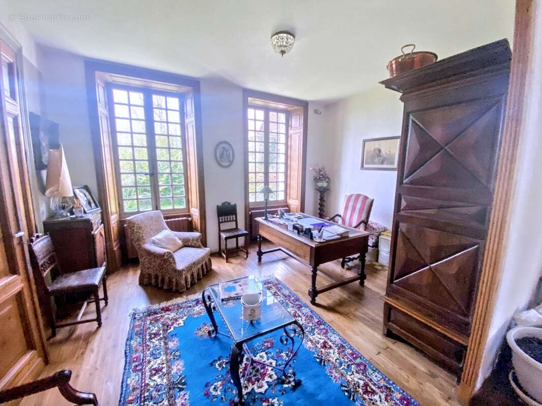 Maison à JONZAC