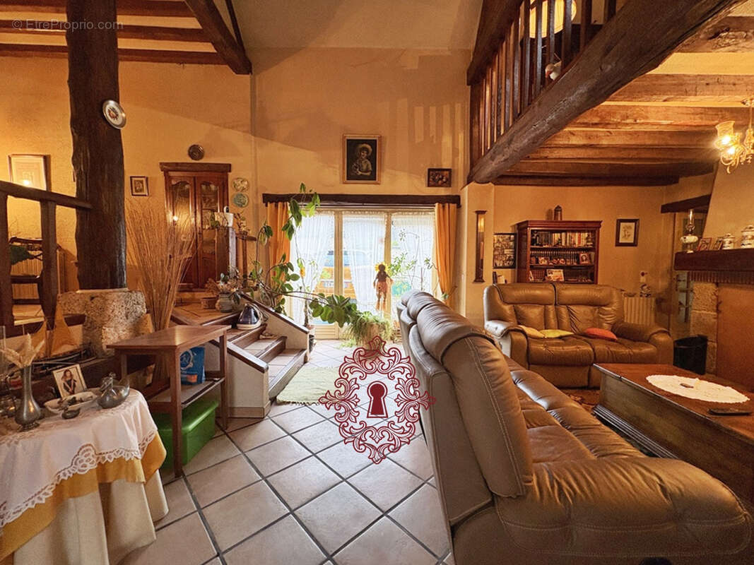 Maison à LONGUEVILLE