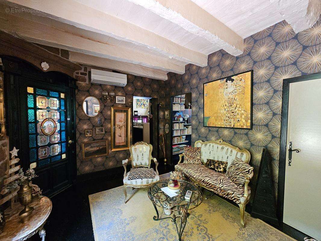 Maison à COLLONGES-LA-ROUGE