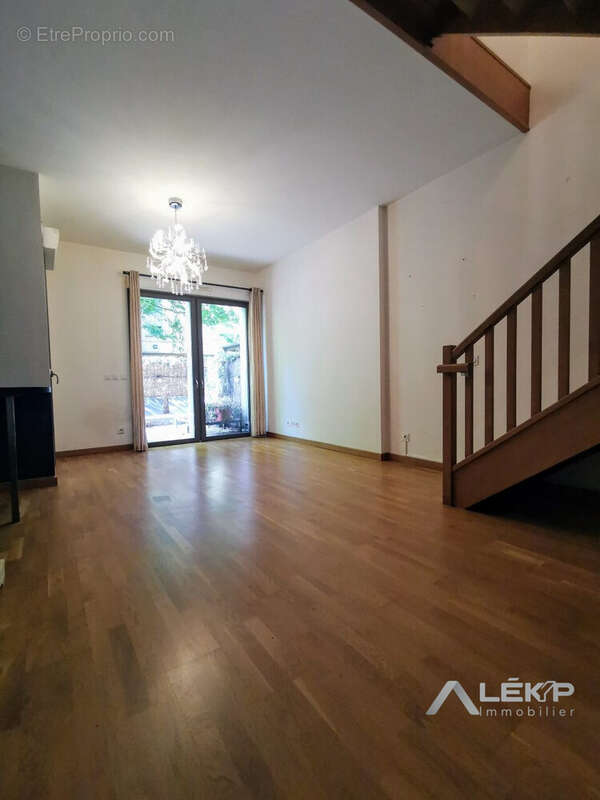 Appartement à NANTERRE