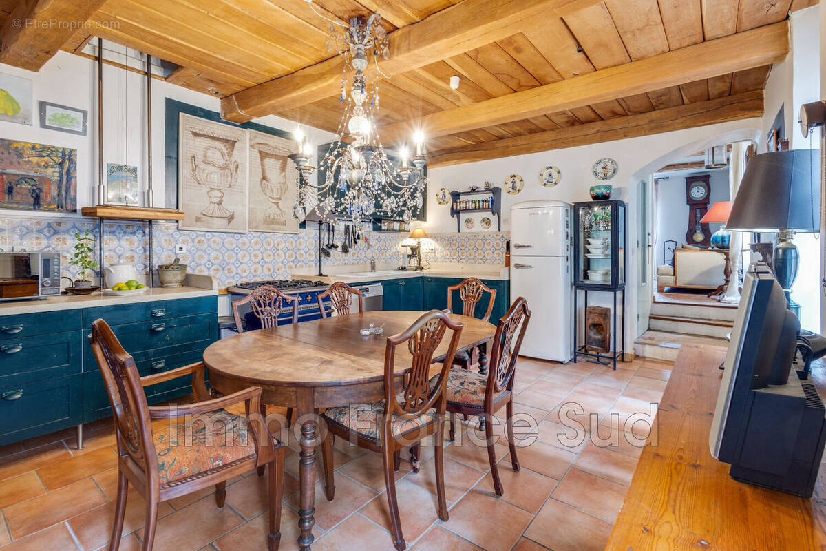 Maison à LA GARDE-FREINET