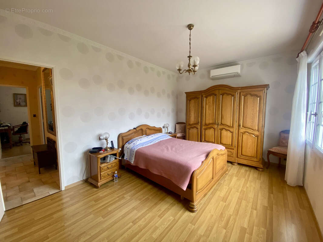 Maison à SAINT-JULIEN-LES-VILLAS