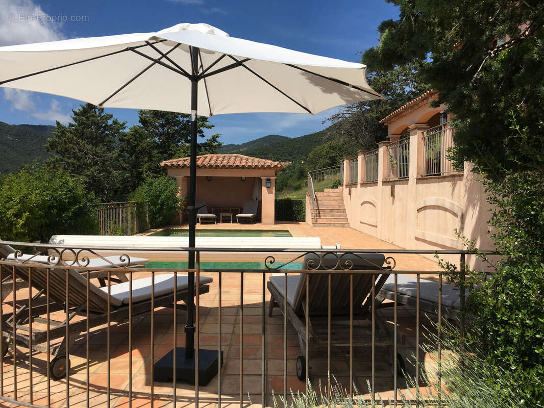 Villa avec piscine 2 000 m2 plein sud vue dominante - photo 13