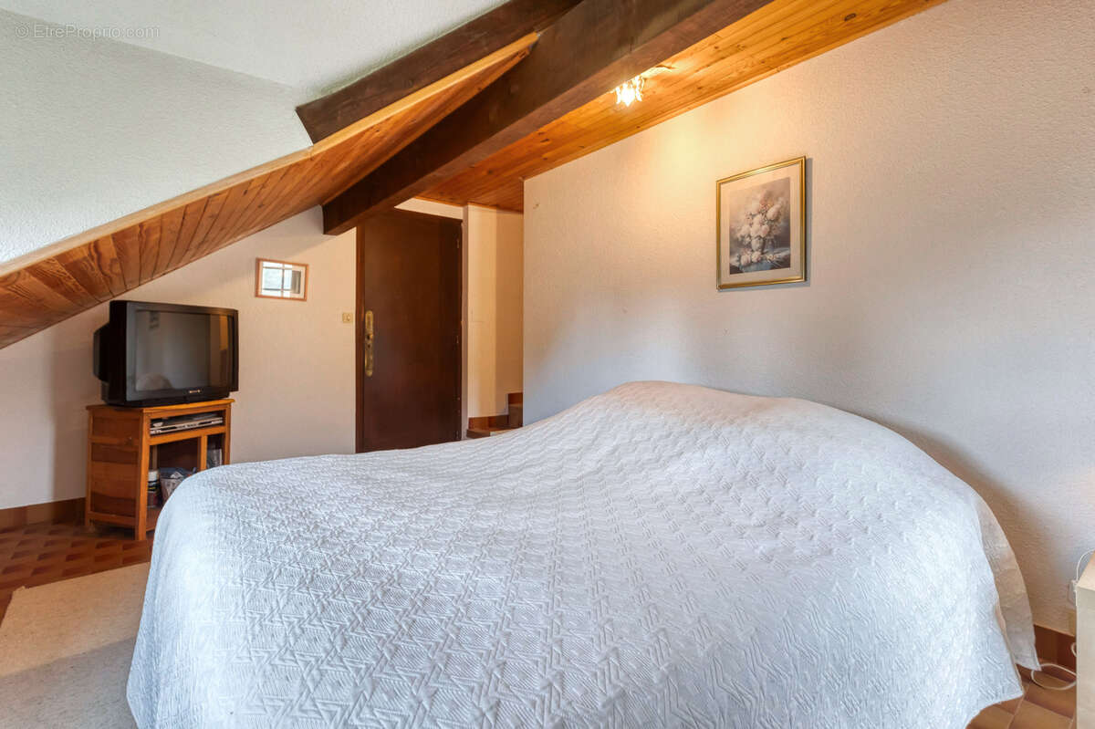 Maison à LA COMBE-DE-LANCEY