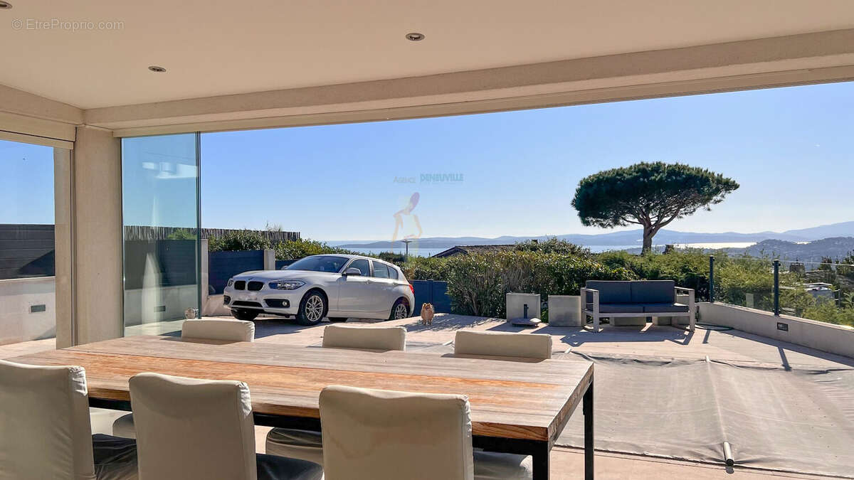 Maison à LES ISSAMBRES