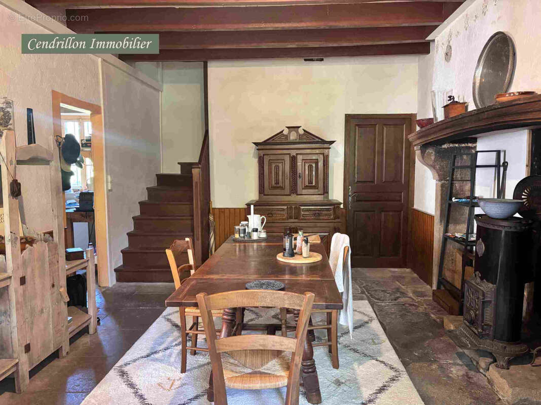 Maison en pierres 120m2, dépendances, grange et terrains, typique du bien Creusois idéal, situé dans le Parc N - photo 5