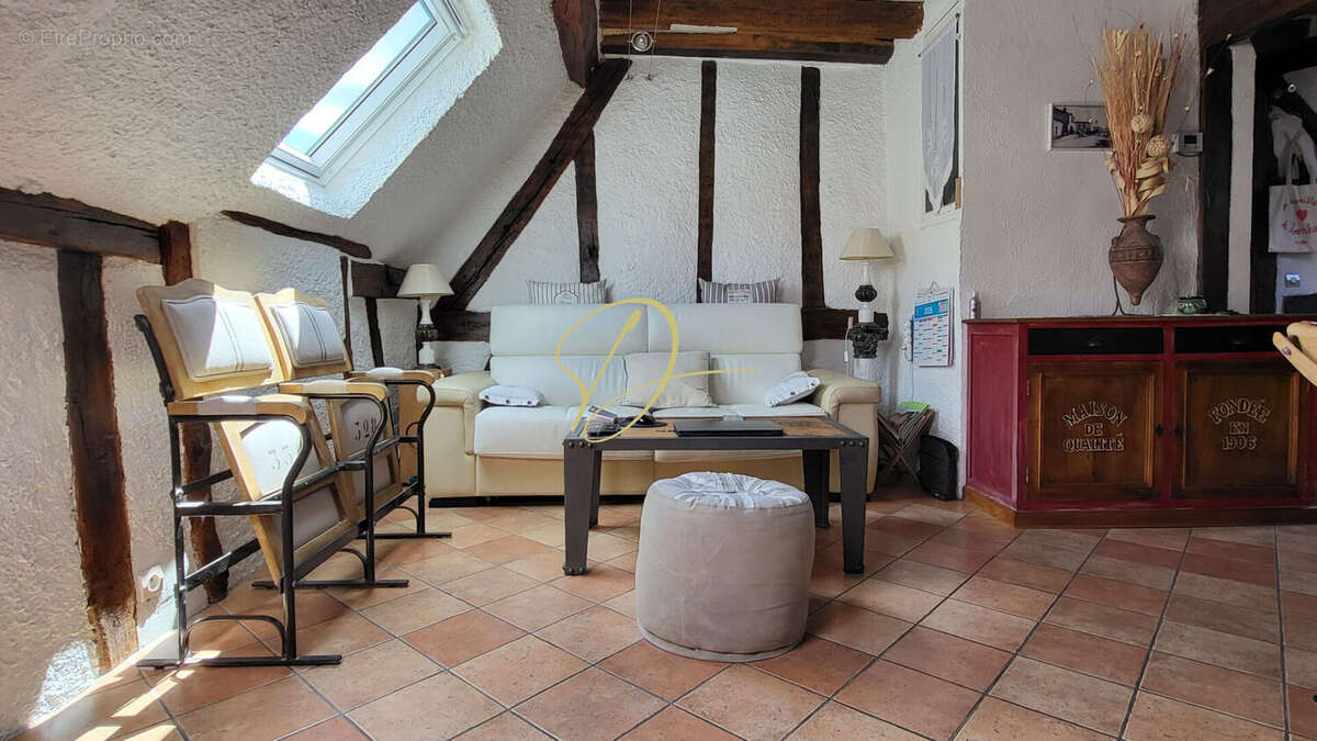 Appartement à EPERNON