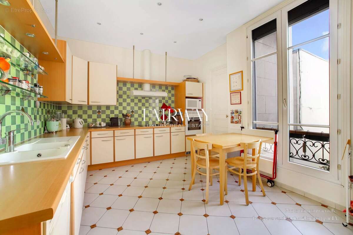 Duplex de Standing 4 Chambres 214m² carrez Paris 17ème Ternes Dernier Étage & Large Balcon Ensoleillé - photo 7