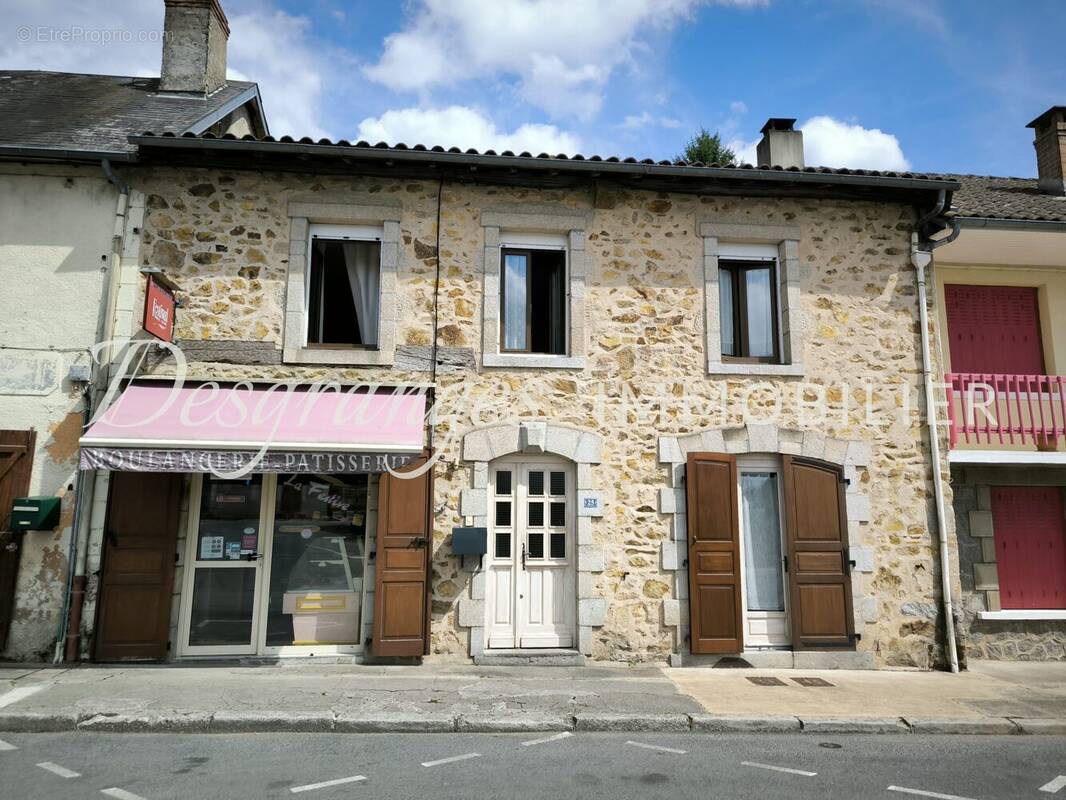 Appartement à BUSSIERE-GALANT