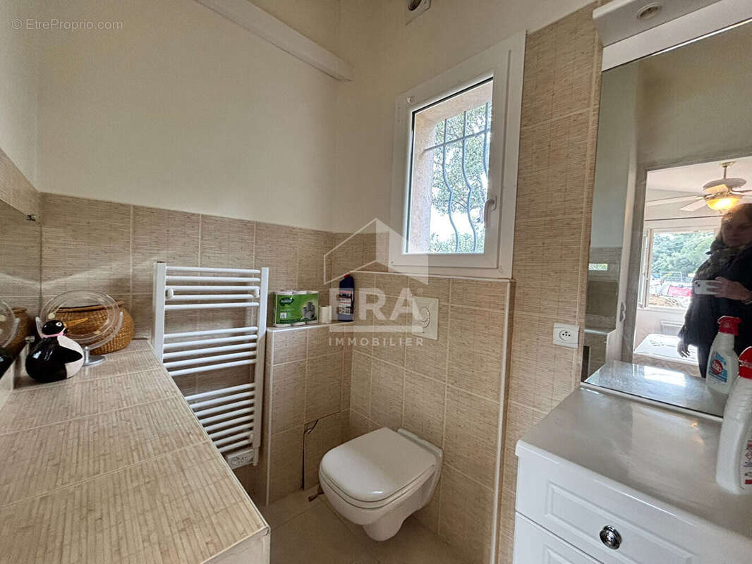 Maison Roquebrune Sur Argens 7 pièce(s) 225 m2 - photo 13