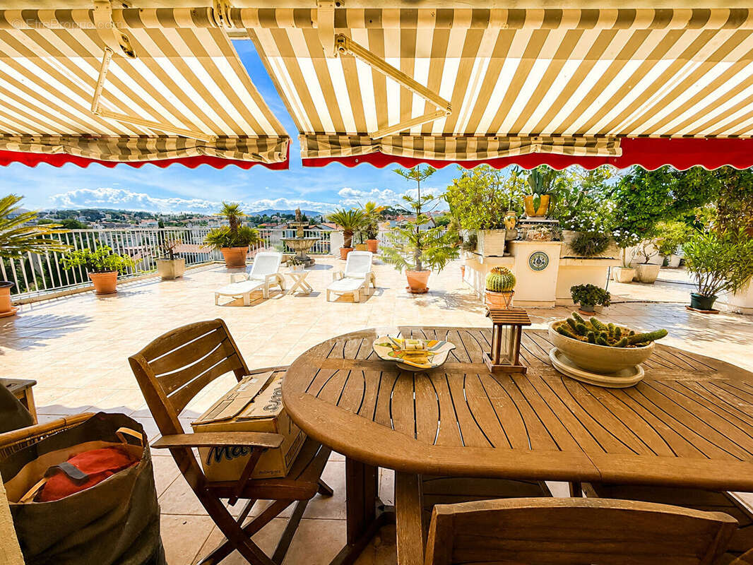 Appartement à LE CANNET