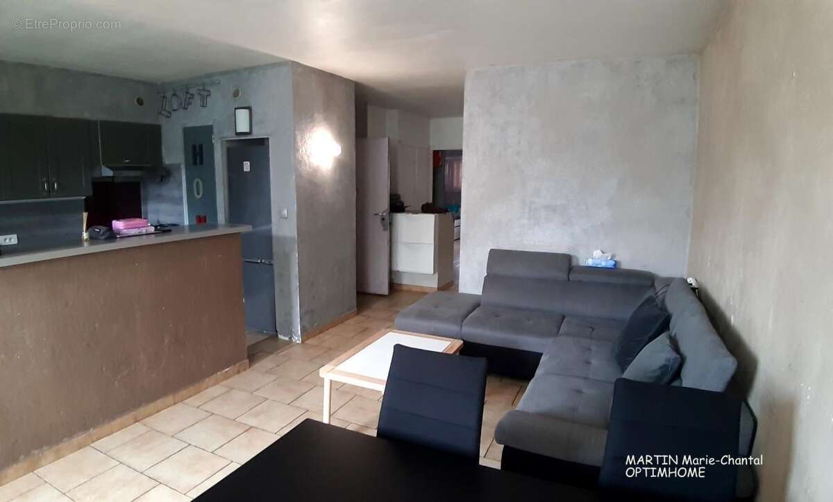Appartement T3 lumineux avec loggia, parking, cave – Marseille 15e bd du Bosphore - photo 4