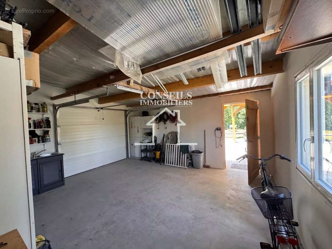 Maison à VILLENEUVE-SUR-YONNE