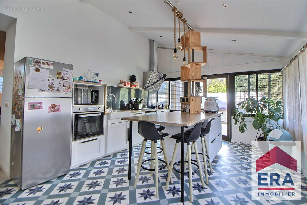 Maison à SAINT-MONTAN