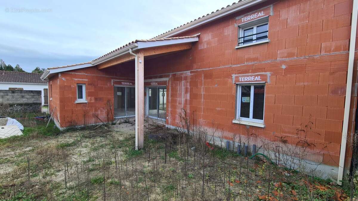 Maison à CEZAC