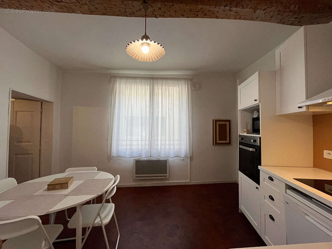 Appartement à L'ISLE-SUR-LA-SORGUE