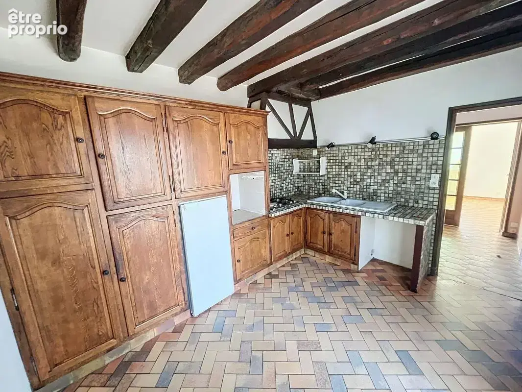 A SAISIR -  Maison de caractère avec grand volume ! - photo 5