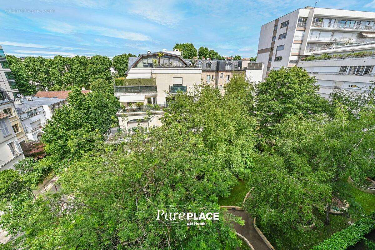 Appartement à NEUILLY-SUR-SEINE