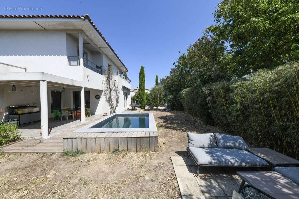 Belle villa contemporaine avec bassin à Bouillargeus en périphérie de Nîmes - photo 15
