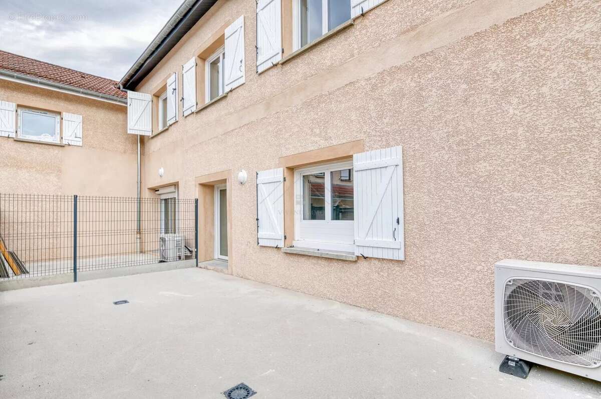 Appartement à TREPT