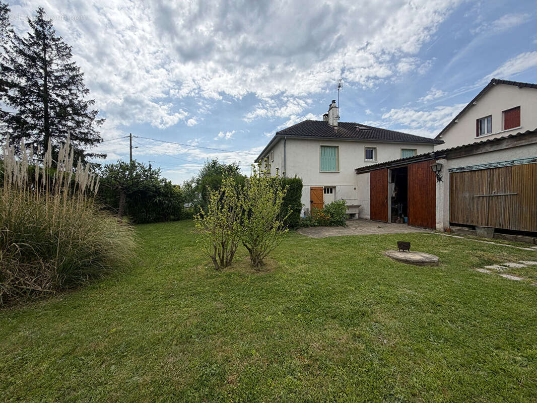 Maison à LE PERRAY-EN-YVELINES