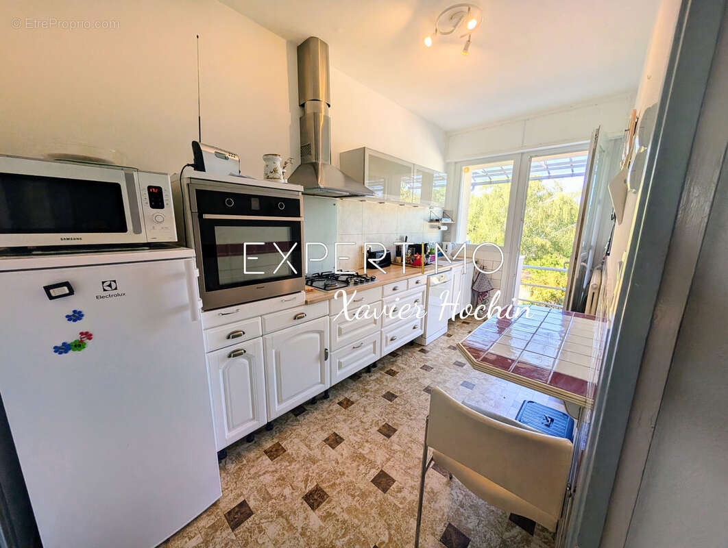 Maison 4 pièces évolutive (81 m2) sur grand terrain de 918 m2 avec dépendances & sous-sol complet - photo 3