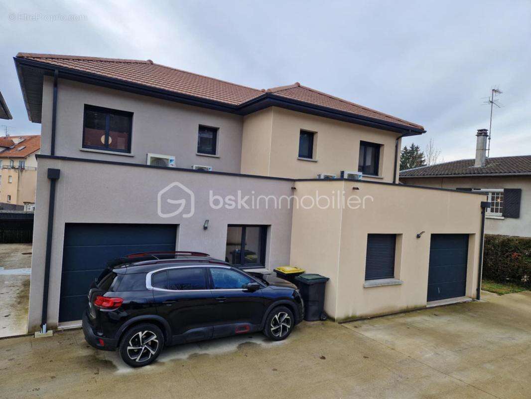 Maison à LA TOUR-DU-PIN