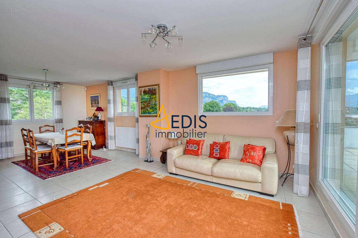 Appartement à SAINT-ISMIER
