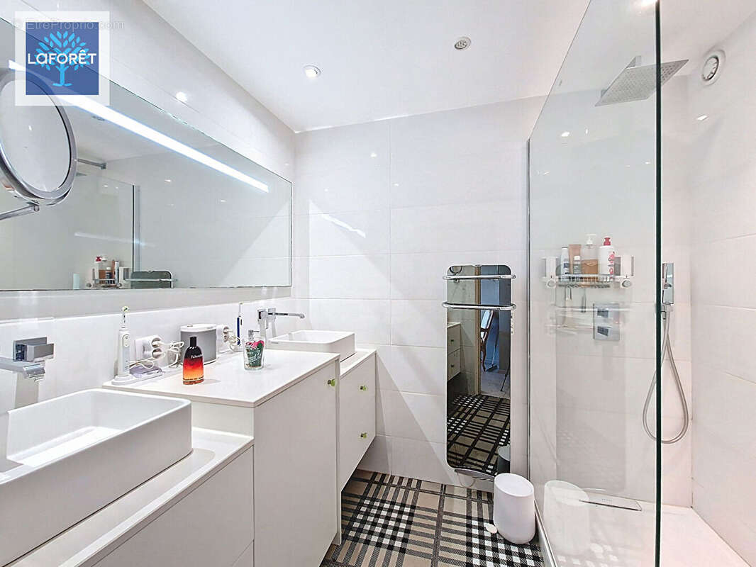 Appartement à VALLAURIS