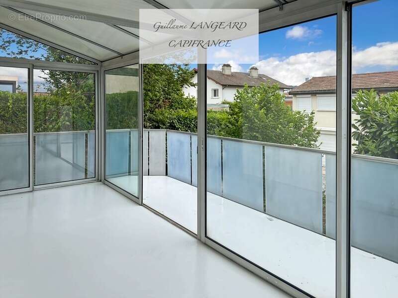 À vendre Oyonnax Centre (01100) – Demeure bourgeoise de caractère - 124 m2 - 250 m2 de terrain - photo 19