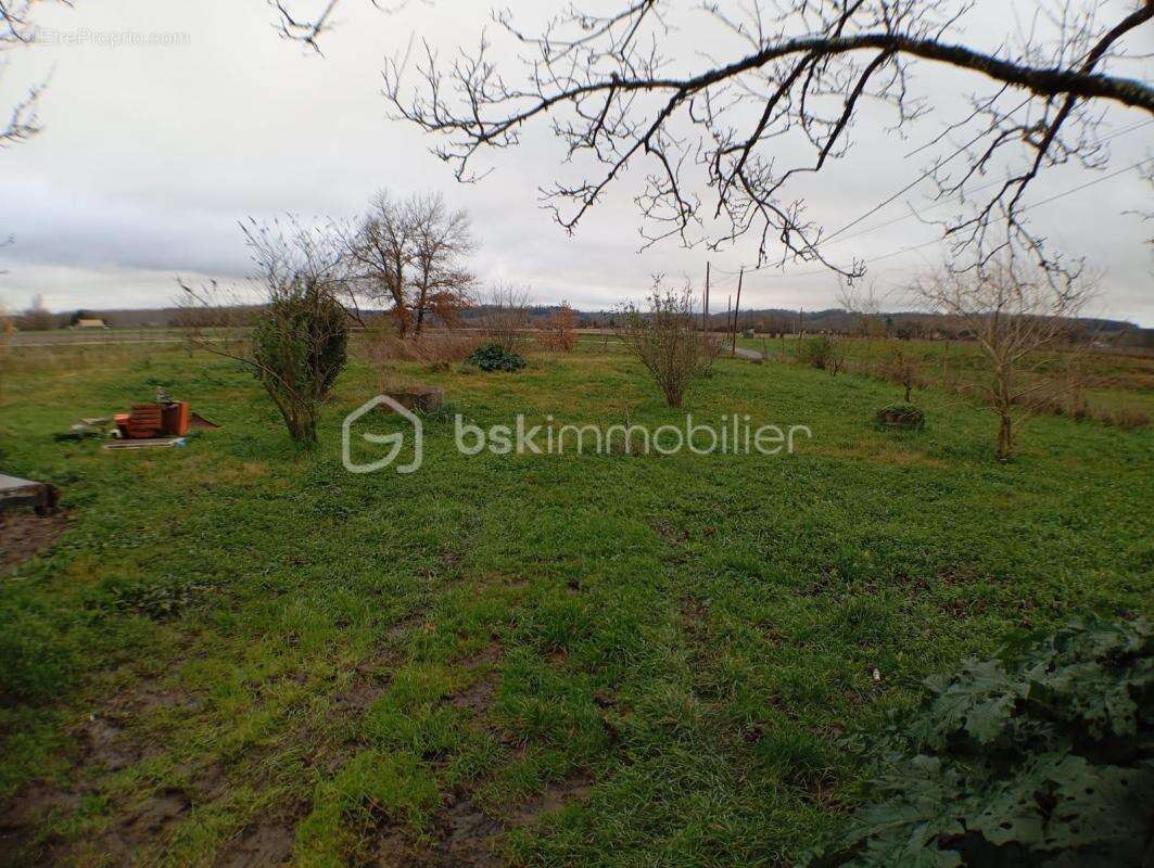 Maison à MOULIETS-ET-VILLEMARTIN