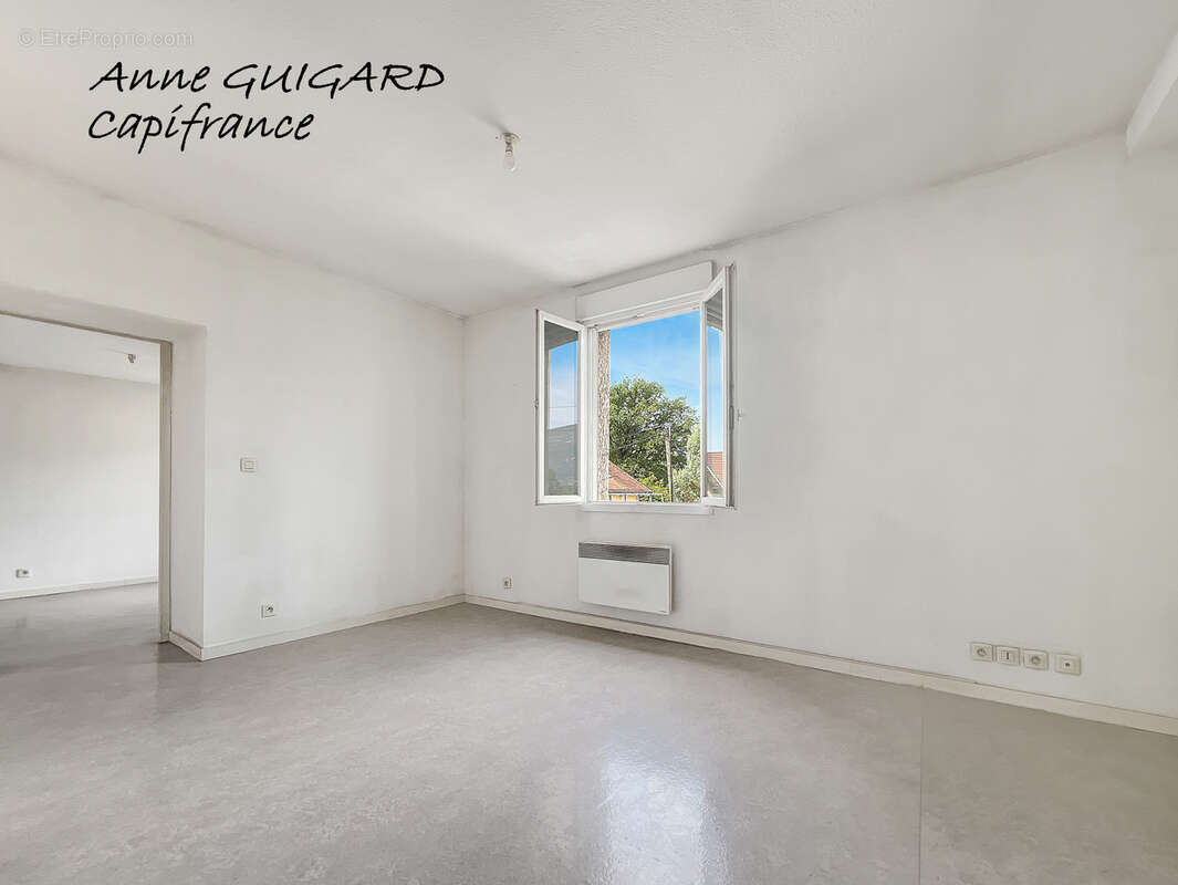 SERRIERES EN CHAUTAGNE (73) - 2 PIECES de 32m² exposé ouest avec parking, petite copropriété - photo 2