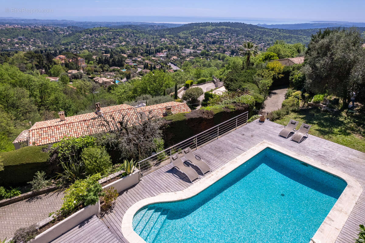 Maison à TOURRETTES-SUR-LOUP