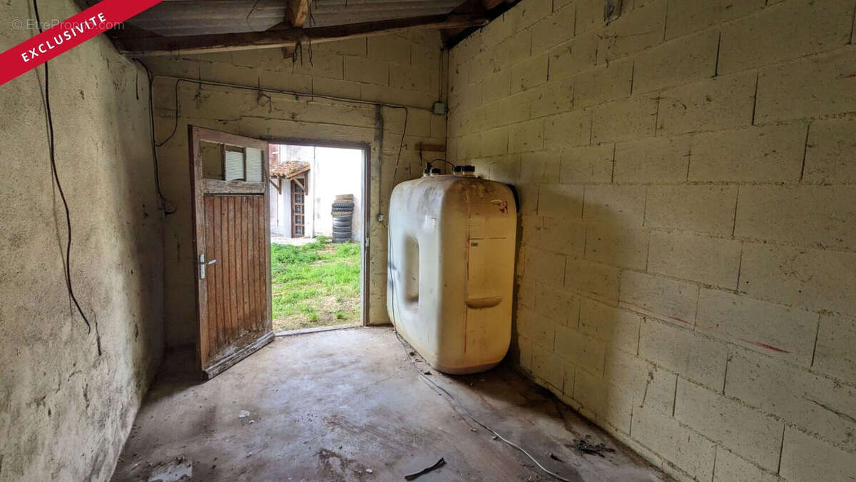 Maison à LA CHAPELLE-BATON