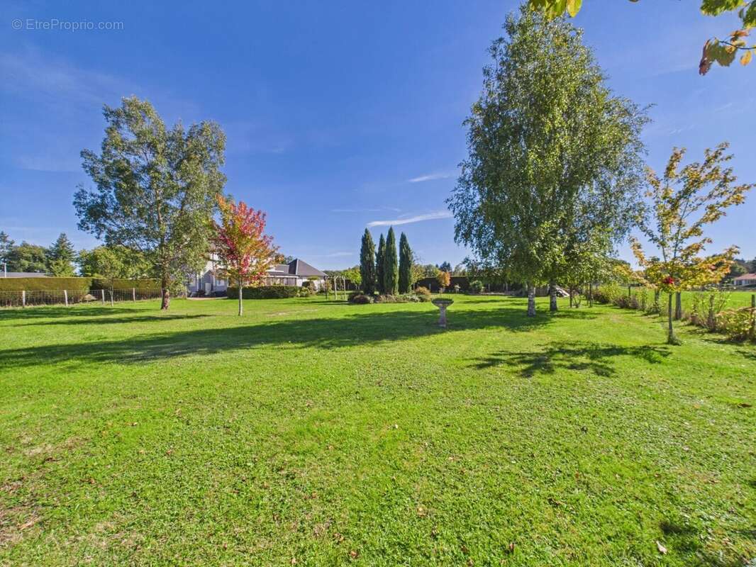 Maison à ABJAT-SUR-BANDIAT