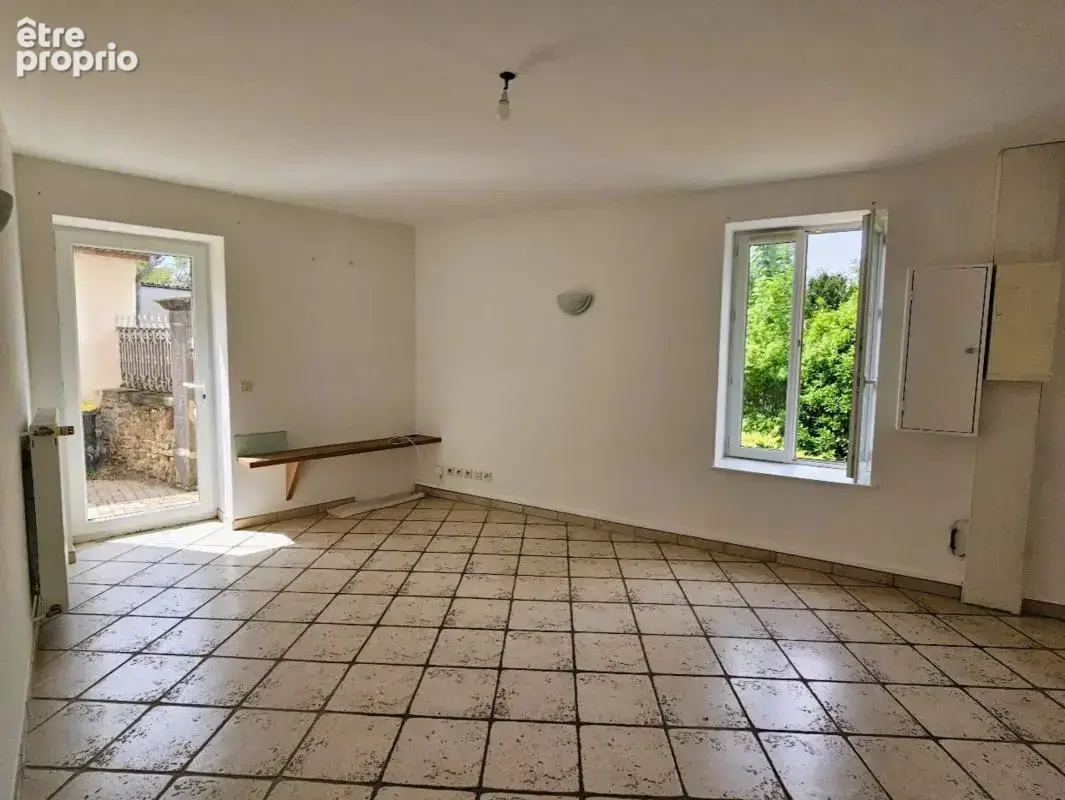 Maison 176 m² habitables - jardin - cour - grange  CHAURIAT (63) - photo 9