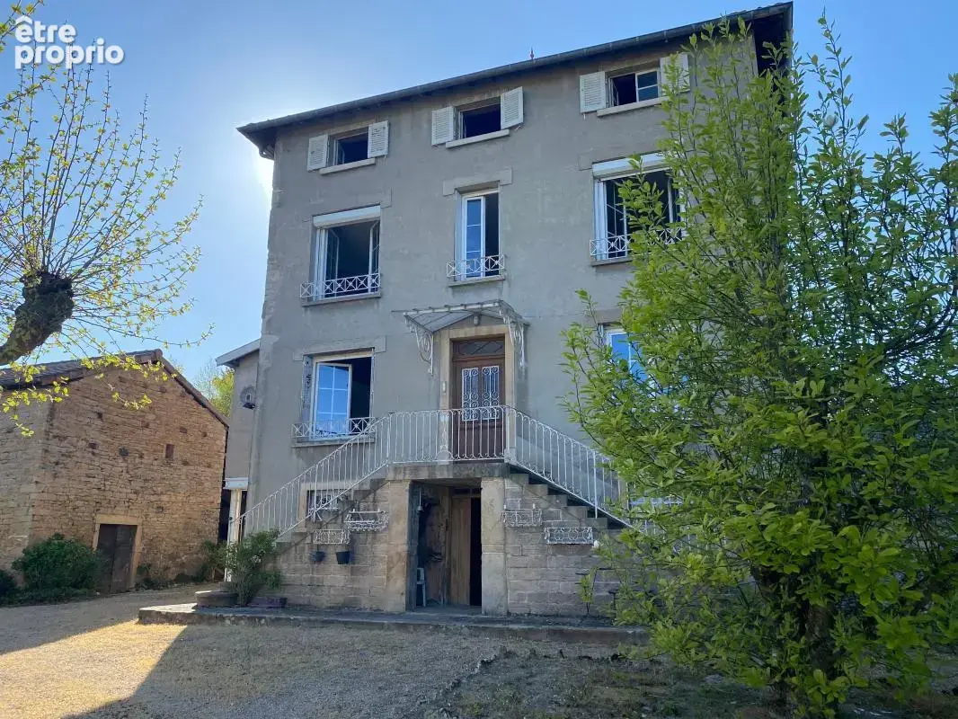 Maison de Maître  de 1800 sur 2 étages avec dépendances et terrain constructible - photo 2