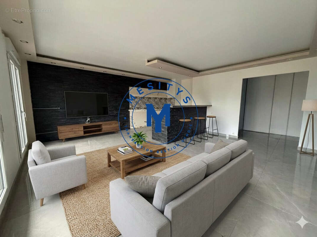 Appartement à SAINT-ETIENNE