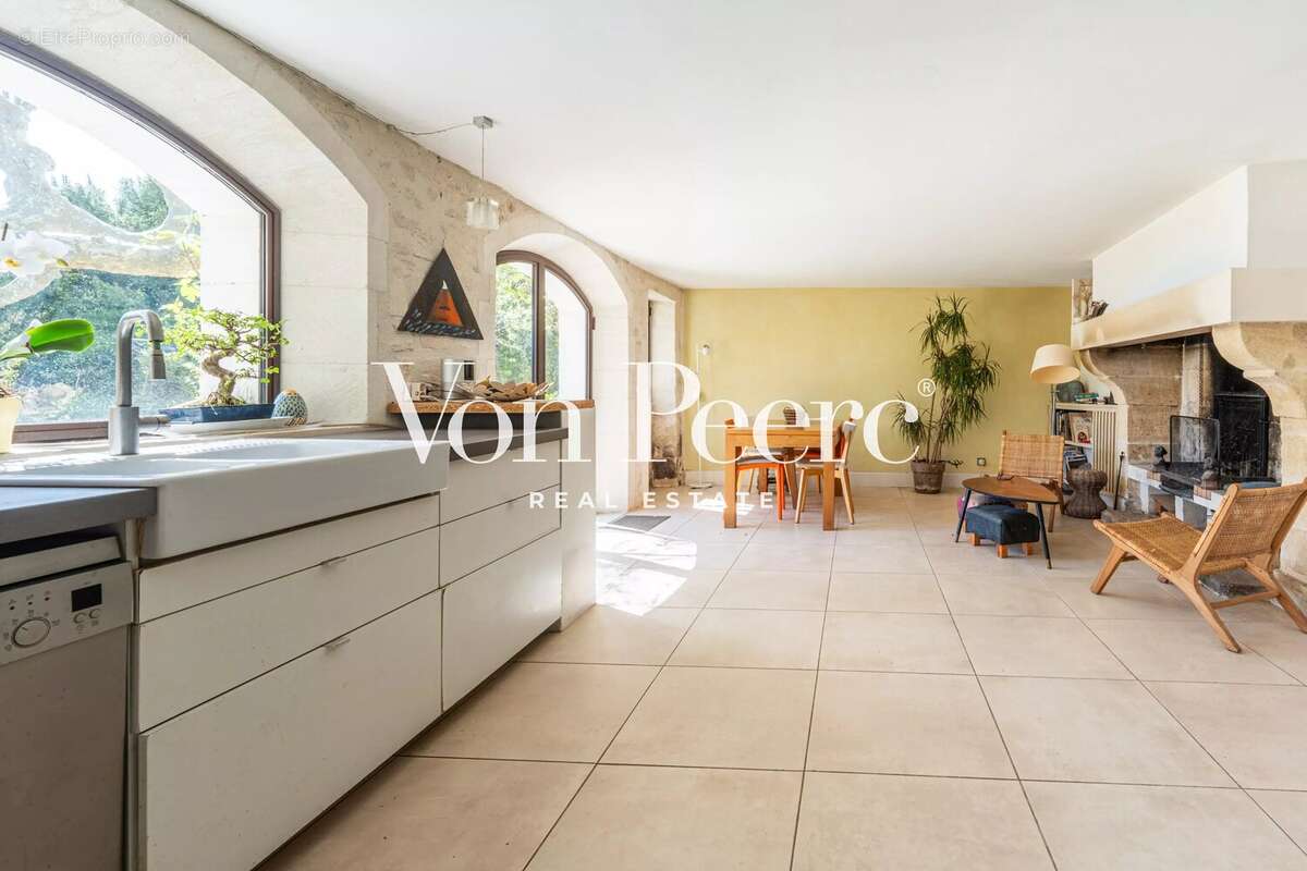 Maison à VILLENEUVE-LES-AVIGNON